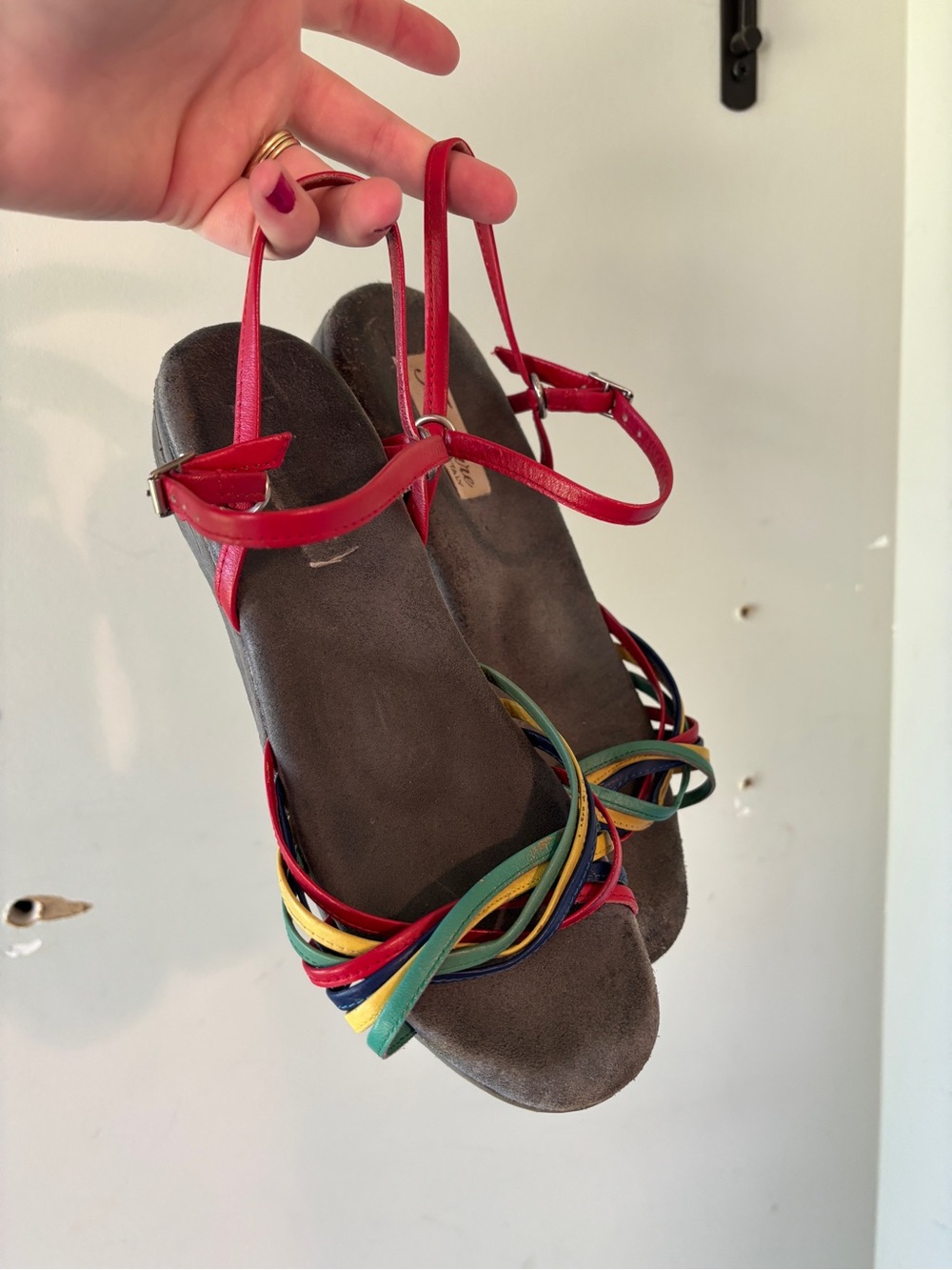 Famolare Italian Leather Walking Rainbow Sandals Red Womens 8.5